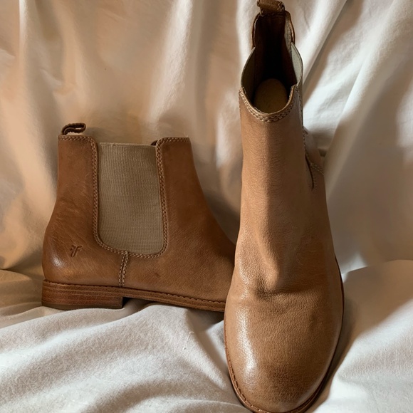 Frye 'Anna' genuine leather Chelsea style ankle boot - Picture 7 of 10